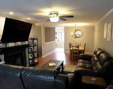 1806 Faulkner - Photo Thumbnail 1