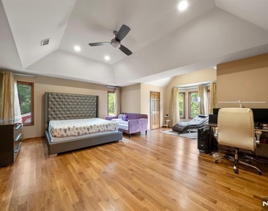 325 Cooper - Photo Thumbnail 17