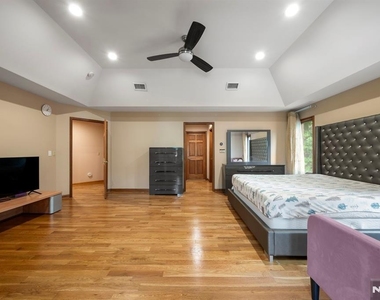 325 Cooper - Photo Thumbnail 18