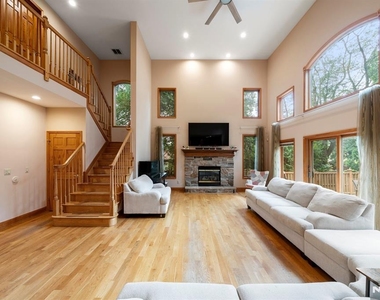 325 Cooper - Photo Thumbnail 15