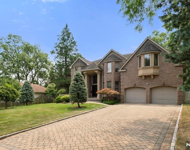 325 Cooper - Photo Thumbnail 1