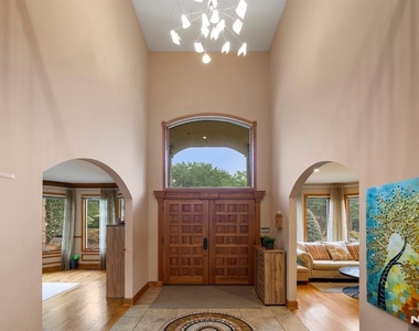 325 Cooper - Photo Thumbnail 4