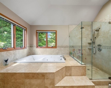 325 Cooper - Photo Thumbnail 20