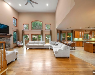 325 Cooper - Photo Thumbnail 7
