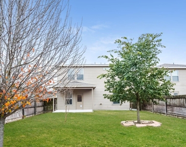 467 Walnut Crest - Photo Thumbnail 12