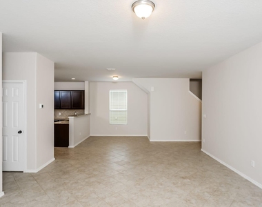 467 Walnut Crest - Photo Thumbnail 2