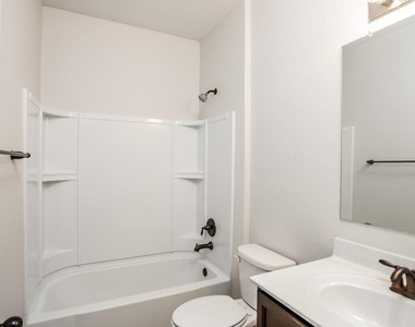 467 Walnut Crest - Photo Thumbnail 10