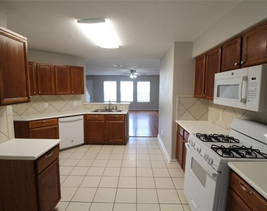 2834 Iris Valley Way - Photo Thumbnail 5