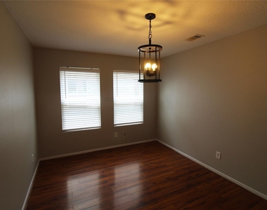 2834 Iris Valley Way - Photo Thumbnail 7