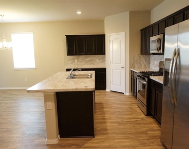 20911 Iris Bloom Street - Photo Thumbnail 13