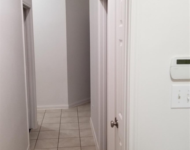 935 Rock Springs Drive - Photo Thumbnail 9