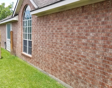 935 Rock Springs Drive - Photo Thumbnail 11