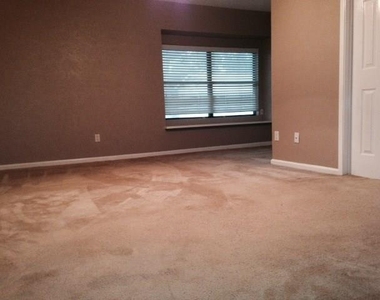 17307 Nordway Drive - Photo Thumbnail 7