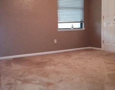 17307 Nordway Drive - Photo Thumbnail 3
