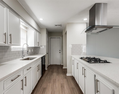 5426 Fairgreen Lane - Photo Thumbnail 15