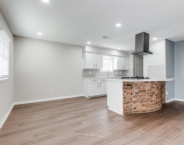 5426 Fairgreen Lane - Photo Thumbnail 11