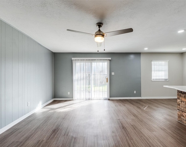 5426 Fairgreen Lane - Photo Thumbnail 7