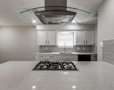 5426 Fairgreen Lane - Photo Thumbnail 13