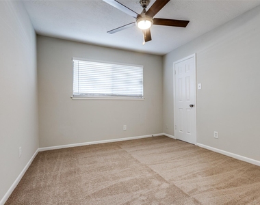 5426 Fairgreen Lane - Photo Thumbnail 21