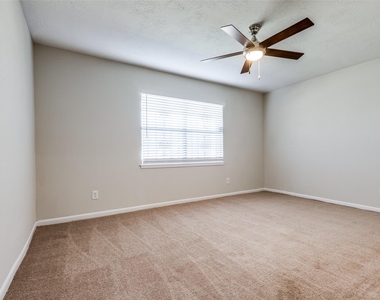 5426 Fairgreen Lane - Photo Thumbnail 20