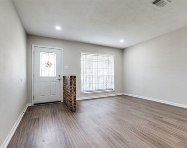5426 Fairgreen Lane - Photo Thumbnail 3