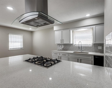 5426 Fairgreen Lane - Photo Thumbnail 14