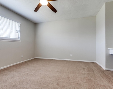 5426 Fairgreen Lane - Photo Thumbnail 19