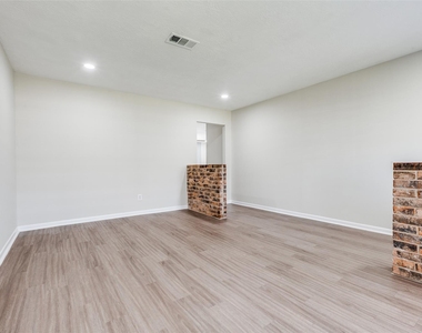5426 Fairgreen Lane - Photo Thumbnail 5