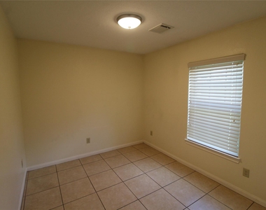 814 Mobile Drive - Photo Thumbnail 10