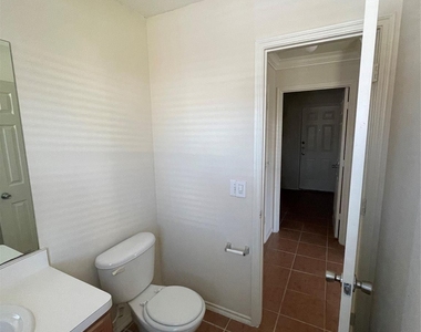 10506 Sugar Trace Drive - Photo Thumbnail 5