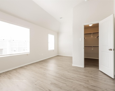 943 Imperial Heights Drive - Photo Thumbnail 10