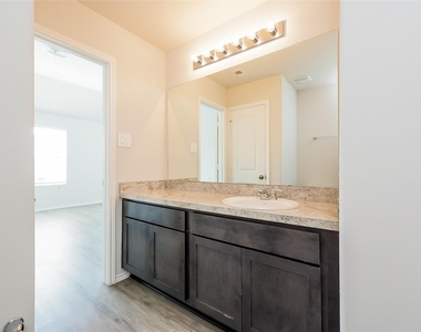 943 Imperial Heights Drive - Photo Thumbnail 11