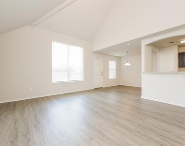 943 Imperial Heights Drive - Photo Thumbnail 3