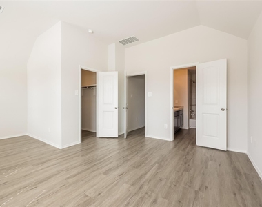 943 Imperial Heights Drive - Photo Thumbnail 5