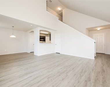 943 Imperial Heights Drive - Photo Thumbnail 4