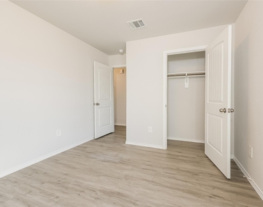 943 Imperial Heights Drive - Photo Thumbnail 9