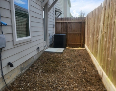 5831 Highland Sky Lane - Photo Thumbnail 25