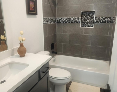 5831 Highland Sky Lane - Photo Thumbnail 9
