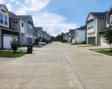5831 Highland Sky Lane - Photo Thumbnail 1
