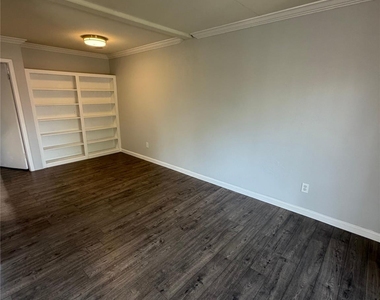4747 Allendale Road - Photo Thumbnail 4