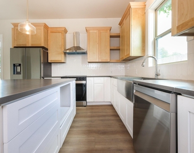 3407 Garrow Street - Photo Thumbnail 6
