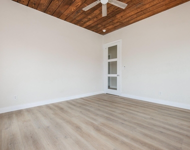 3407 Garrow Street - Photo Thumbnail 8
