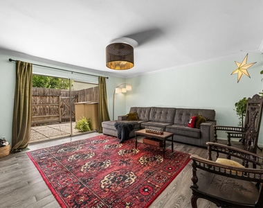 11515 Burdine Street - Photo Thumbnail 7