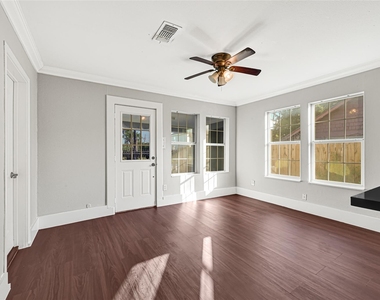 2331 Delafield Street - Photo Thumbnail 4