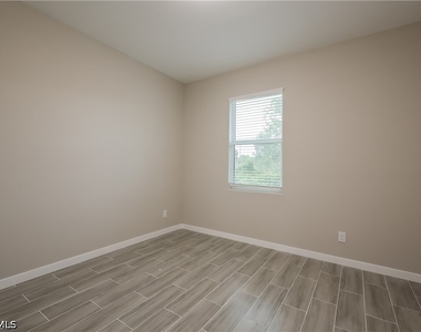 3204 66th Street W - Photo Thumbnail 8