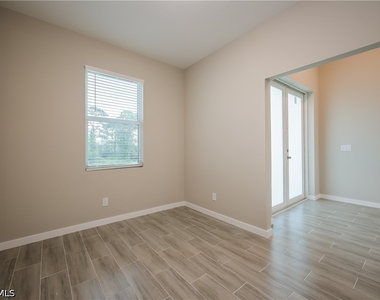 3204 66th Street W - Photo Thumbnail 1