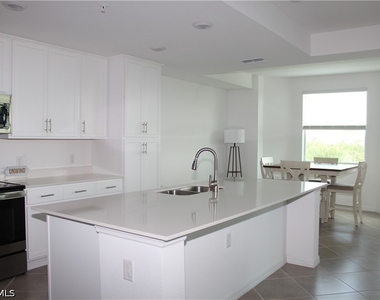 14121 Heritage Landing Boulevard - Photo Thumbnail 1