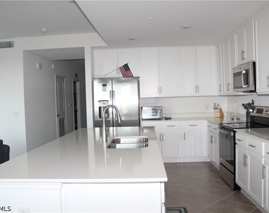 14121 Heritage Landing Boulevard - Photo Thumbnail 3