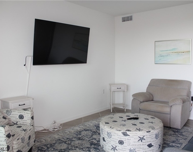 14121 Heritage Landing Boulevard - Photo Thumbnail 5