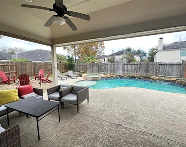 1526 Waterside Village Drive - Photo Thumbnail 14